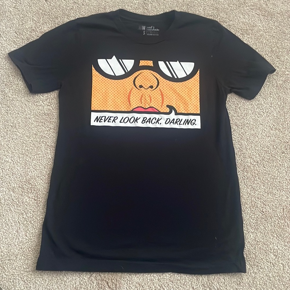 Disney’s Edna mode graphic t-shirt